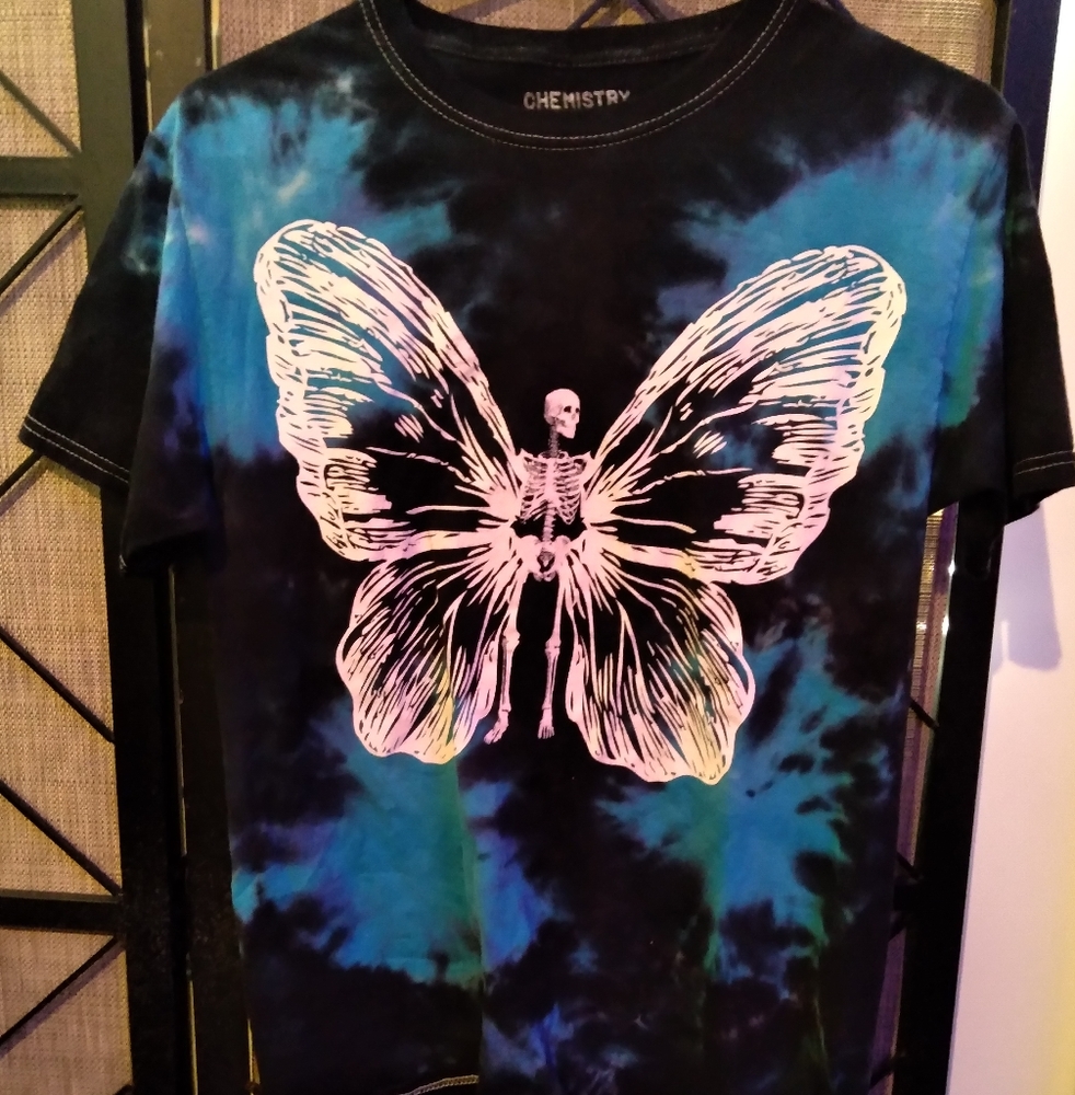 Black and blue tyedie shirt